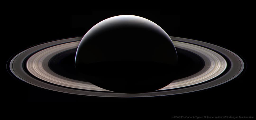 Saturn at Night | © · undefined
