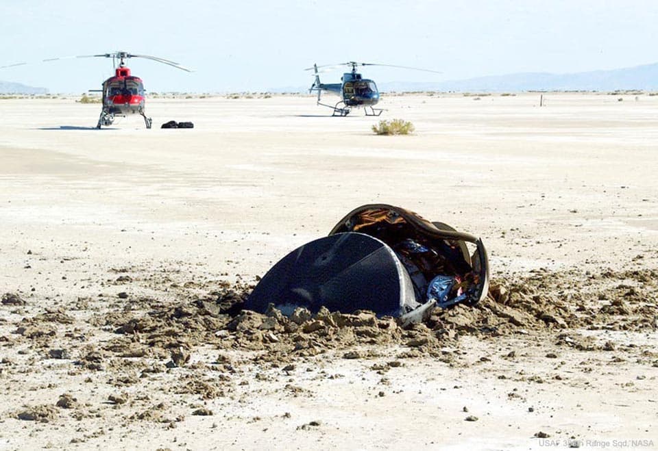 Flying Saucer Crash Lands in Utah Desert | © · undefined