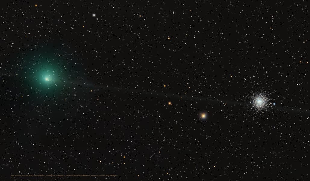 A Messier Moment for Tempel 2 | © · Dan Bartlett