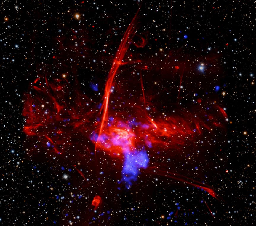Possible Supernova Remnant in Galactic Center | © · X-ray: NASA/CXC/UCLA/Z. Zhu et al.; ESA/XMM-Newton; Optical: PanSTARRS; Radio: MeerKAT; Image Processing: NASA/CXC/SAO/L. Frattare and P. Edmonds
Text:
Cecilia Chirenti
(NASA
GSFC,
UMCP,
CRESST II)
